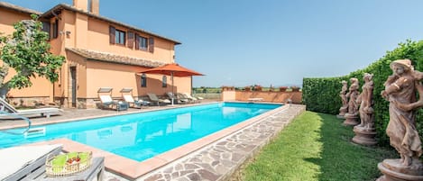 Villa Serena tussen Castiglione del Lago in Umbrië en Chiusi in Toscane