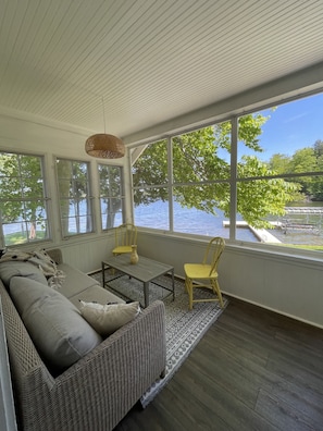 Screened in porch 