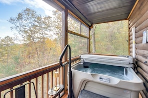 Private Hot Tub | Mountain Views