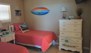 Guest bedroom (TV on wall)