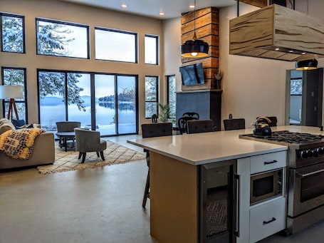 Kitchen and Livingroom