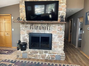Cozy WOOD burning fireplace! 🔥