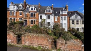 Iconic 'seaside house' in Dorking (nb - there is no seaside!)