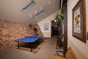 Spielezimmer