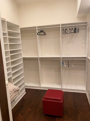 walk-in closet