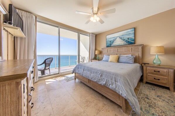 Gulf front master bedroom.