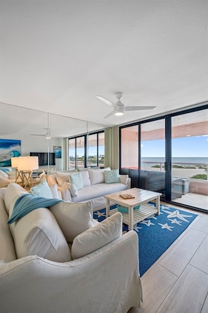 Coastal living room w/amazing views!