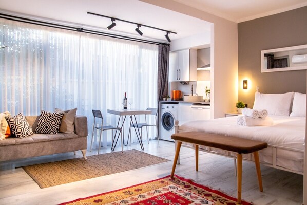 Our vibrant flat is ready to host you.