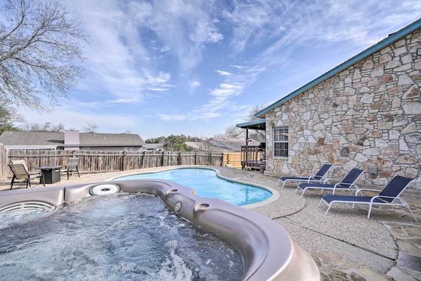 San Antonio Vacation Rental | 4BR | 2BA | 2 Small Steps to Enter | 2,000 Sq Ft