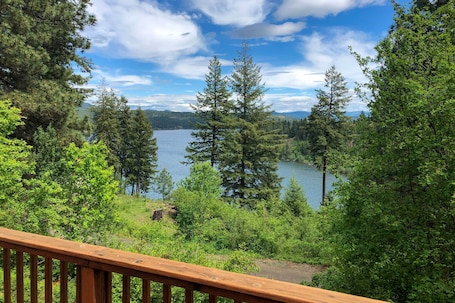 Worley Vacation Rental | 3BR | 2BA | Stairs Required | 1,700 Sq Ft