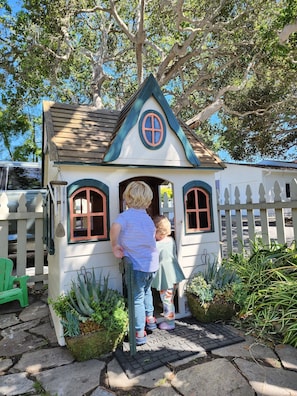 Restored playhouse :)