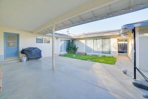 Private Patio | Gas Grill