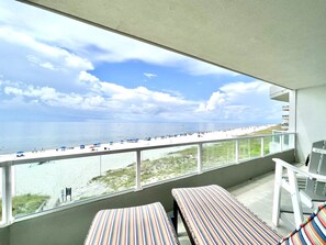 Beach Front Corner condo with Large Balcony and at the 4th floor we have the best views in the building.