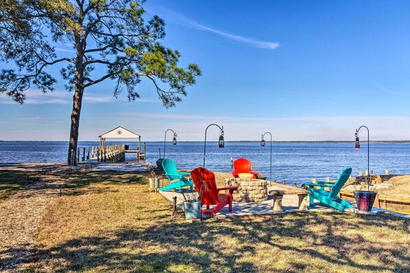 Gulf Breeze Vacation Rental | 2BR | 1BA | 1,000 Sq Ft | Step-Free Entry