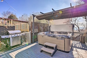 Deck | Gas Grill (Propane Provided | Private Hot Tub