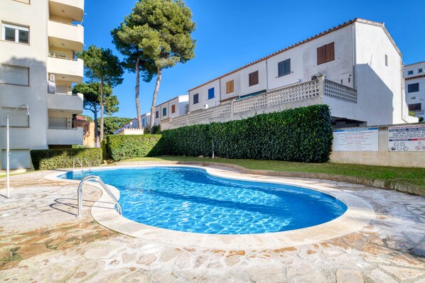 Flat with communal pool in l'Escala