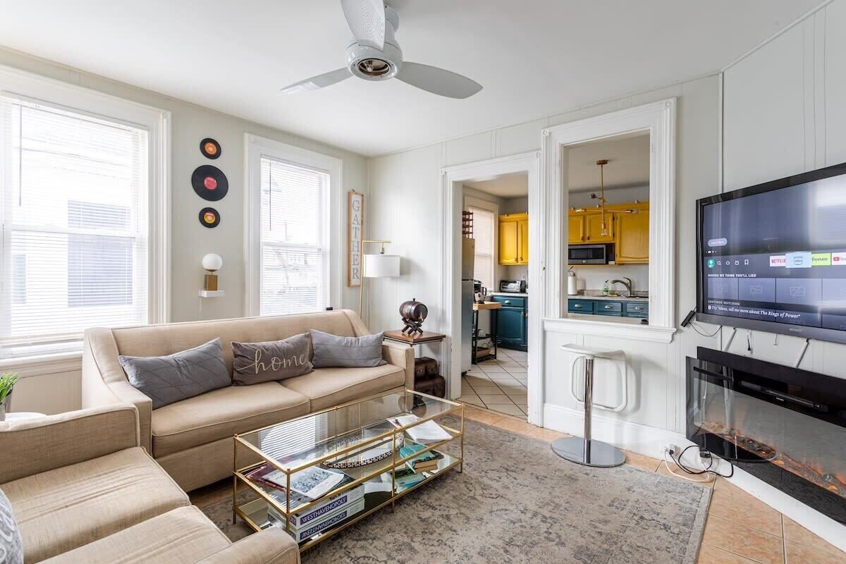 Contemporary 5-Bed Gem Your Dream Home Awaits