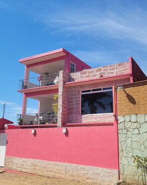 2nd floor veranda and rooftop terraza for private use
