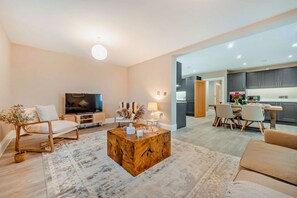 Riverview Living Room - StayCotswold