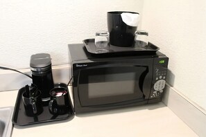 In-room Amenities: Coffee/tea maker and microwave