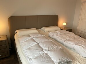 Pier 16 - 2. Schlafzimmer mit Boxspringbett