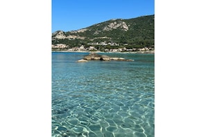 Plage de sable fin de sant ambroggio
A 2 minutes 