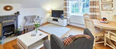 Park Place Apartment, Whitby - Host & Stay