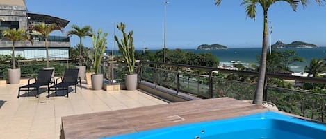 Swimming pool,Balcony / Terrace