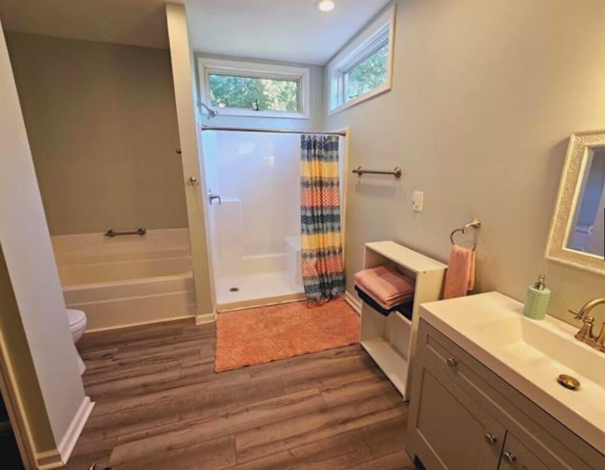 Beach Bungalow close to Murrells Inlet Marshwalk