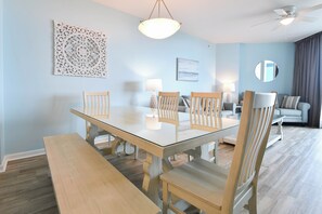 The Palms of Destin 1608 - Dining Area