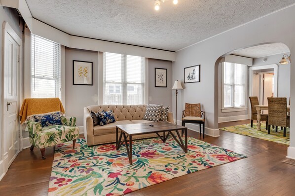 Indianapolis Vacation Rental | 5BR | 2BA | 4 Stairs to Access | 2,900 Sq Ft