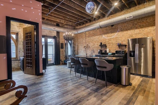 Welcome to the Black Palace loft!  The perfect downtown spot!