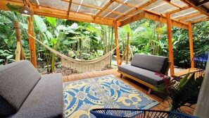 UP HOUSE FRONT DECK (3)