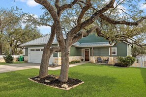 Off street parking for 4 cars. Shaded front yard.
