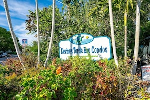 Entry sign Devine's Turtle Bay Condos