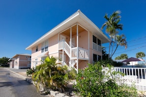 Upper unit with view of Lemon Bay