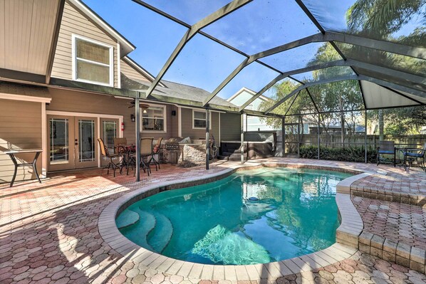 Jacksonville Vacation Rental | 3BR | 2.5BA | Stairs Required | 1,850 Sq Ft