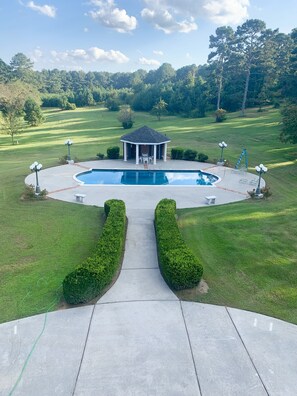 Pool (unheated)