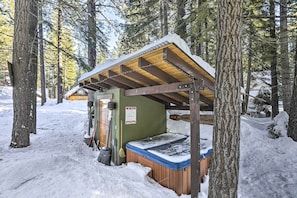 Wooded Yard | Private Hot Tub