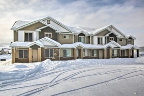 Townhouse Exterior | Keyless Entry | Marina Nearby