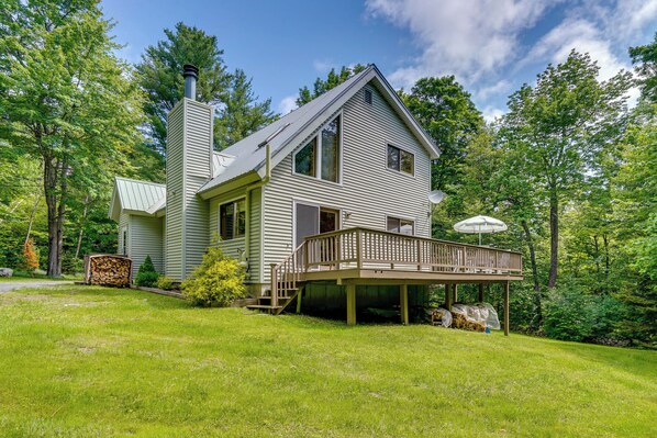 Dover Vacation Rental | 3BR | 3.5BA | 3 Steps to Access | 2,400 Sq Ft