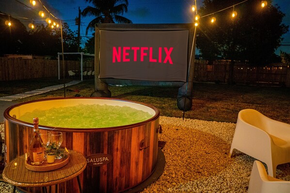 Outdoor spa tub