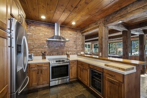 Updated kitchen w/top of the line appliances