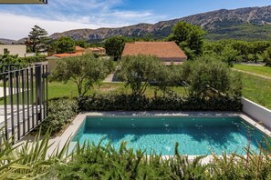 Shared pool