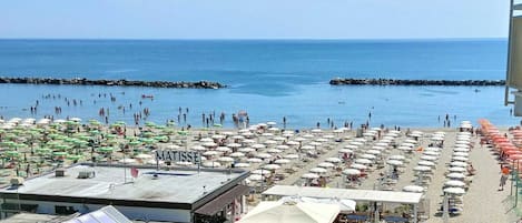 Vista spiaggia/mare