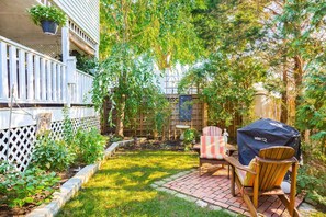 Perfectly private garden - let's go to Marblehead today - the unique boutiques beckon.