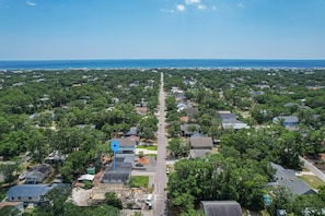 Beach Access is a 5 minute drive & a straight shot on 40th Street, 1 street East.