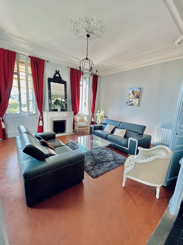 apartment holiday bright stay cannes