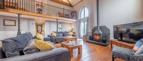 The Old Methodist Chapel: The stunning sitting room