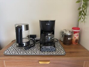 Kaffee und/oder Kaffeemaschine